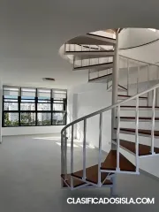 Condado, Placid Court