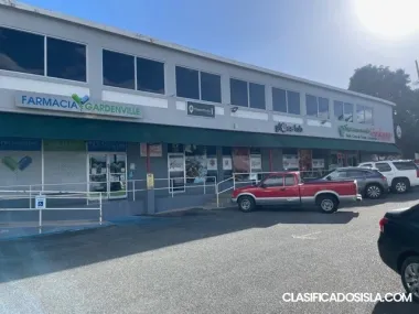 Centro Comercial Gardenville Plaza