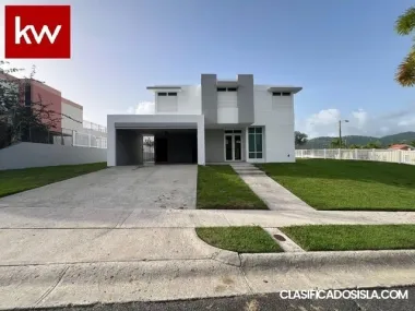 Casa en Urb. Lomas De La Serrania