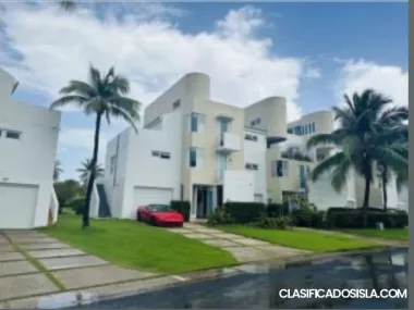 Villas del Golf Este