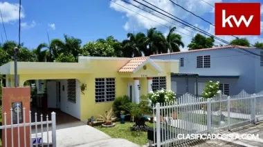 Urb Vistas Linda, Casa en Cabo Rojo