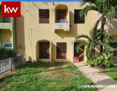 Townhouse en Urb. El Plantio