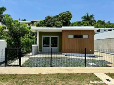 Excellent location regarding the beach and downtown