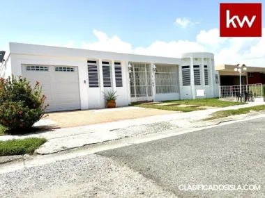 Urb. Los Pinos, Casa en Yauco