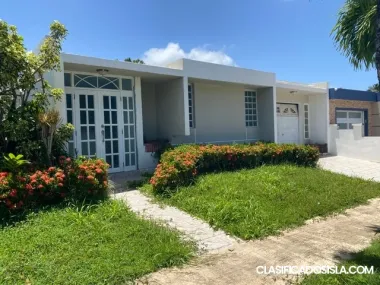 Casa en Los Colobos Park.