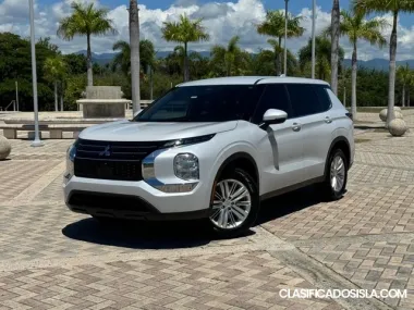 Mitsubishi Outlander ES 2024