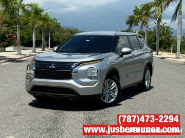 MITSUBISHI OUTLANDER ,TRES FILAS !