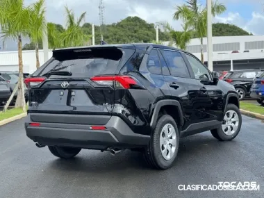 Toyota RAV4 LE 2024