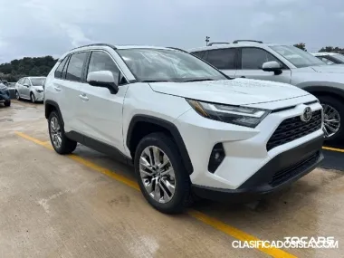 Toyota RAV4 XLE Premium 2024