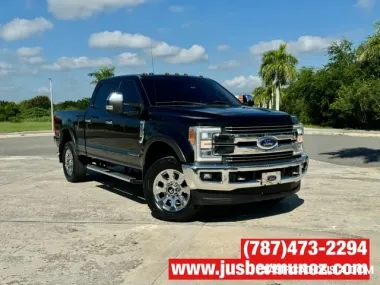 FORD F-250 LARIAT 4x4 TURBO DIESEL