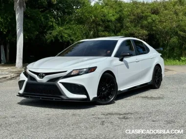 Toyota Camry SE 2021