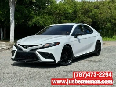 TOYOTA CAMRY ! CUSTOM EXTRAS TRD !