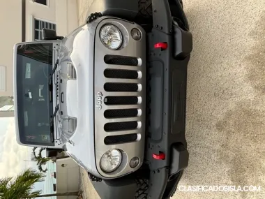SE VENDE JEEP RUBICON 2015