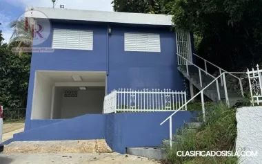 ¡CASA COMERCIAL de 2 niveles!