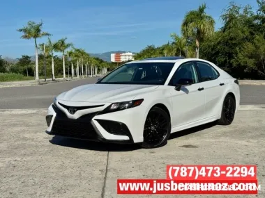 TOYOTA CAMRY SE NIGHTSHADE EDITION