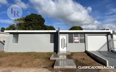 ¡Terrera REMODELADA con gran patio!