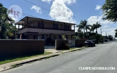 ¡Amplio APARTAMENTO de 3H/1B!