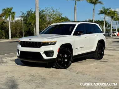 Jeep Grand Cherokee Altitude 2023