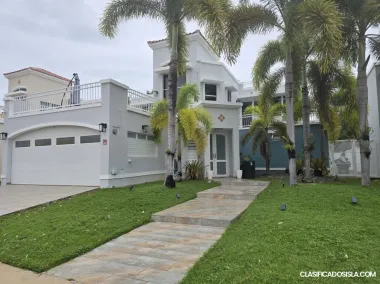 ¡¡¡Hermosa casa con acceso controlado!!!