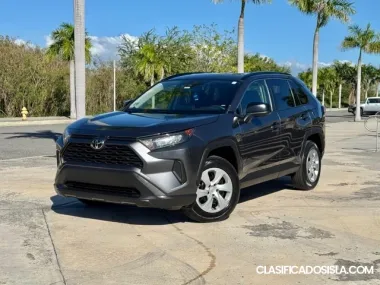 Toyota Rav 4 LE 2021