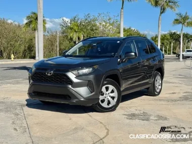 Toyota RAV4 LE 2021
