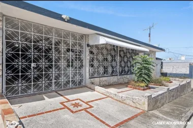 Disponsible casa toa baja 