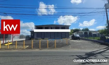 Edificio en Bo. Sabana Hoyos