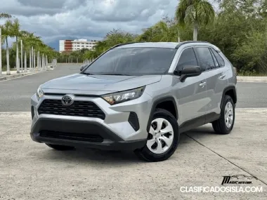 Toyota RAV4 LE 2021