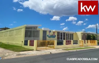 Comercial en Urb. Covadonga