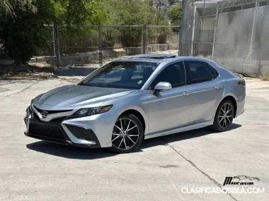 Toyota Camry SE 2023