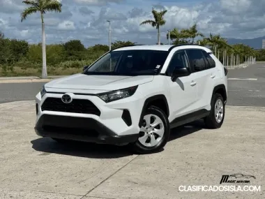 Toyota RAV4 LE 2021