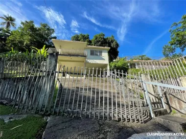 Property consist of 3 beds / 1 bath