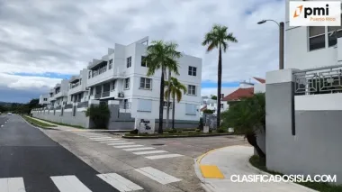 Apartamento, 3 Cuartos, 2 Baños