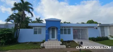 $2300 Casa en Colinas de Fairview