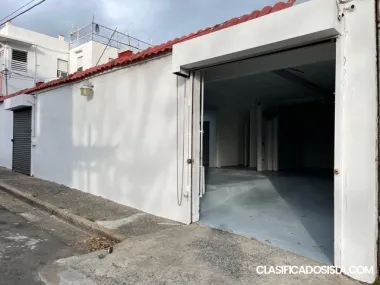 ALMACEN CON OFICINA Y RECEPCION