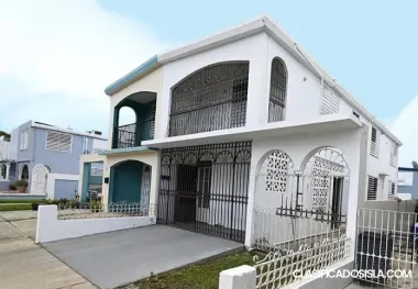 Move in ready and well located 3 bedroom duplex 