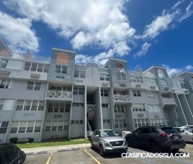 Carolina Cond Veredas del Parque