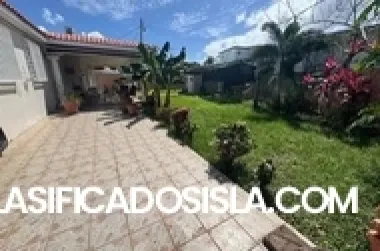 Hermosa casa de un piso, lista para mudarse.