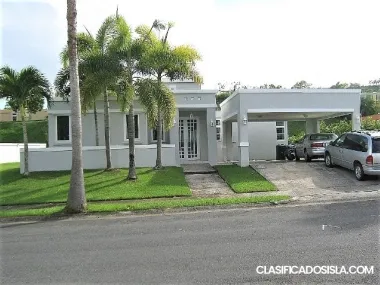 URB. LA SERRANIA, Cómoda!