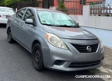 Nissan Versa 2012 Gris