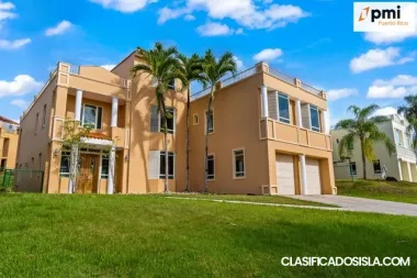 Casa, 4 Cuartos, 4 Baños, 700k