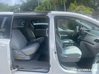 Sienna 2012-  Tel. 939-217-8071