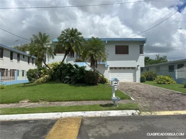 This spacious house with 2548 sq/ft features 5 bedrooms, 3 b