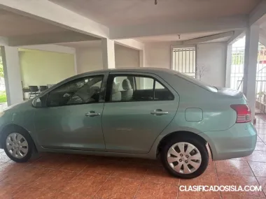 Se vende Toyota Yaris