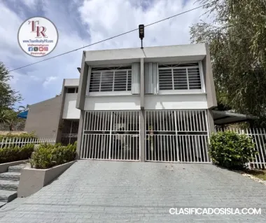 ¡Bella CASA de campo en la ciudad!