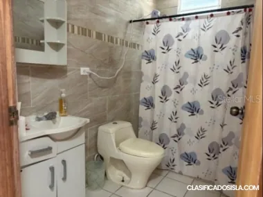 Propiedad esquinera con gran potencial como residencia princ