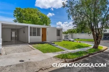 Propiedad esquinera ubicada en Calle Leo #1771, Urb. Venus 