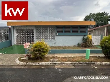 Casa en Urb. Jardines De Carolina