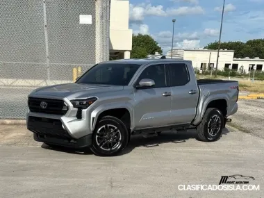 Toyota Tacoma SR5 4x4 2024