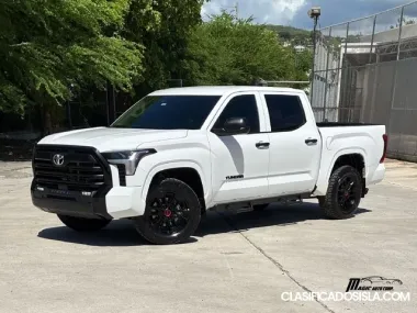 Toyota Tundra SR5 2024